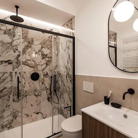 The Rent - Spacious Three-bedroom Flat In The San Giovanni Area Apartmán Řím