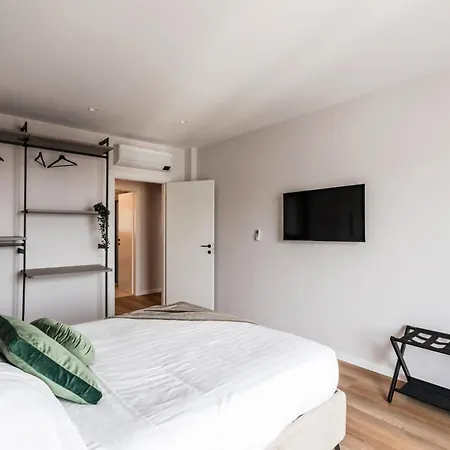 The Rent - Spacious Three-bedroom Flat In The San Giovanni Area Apartment *