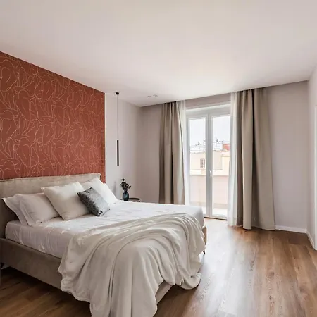 The Rent - Spacious Three-bedroom Flat In The San Giovanni Area Appartamento *